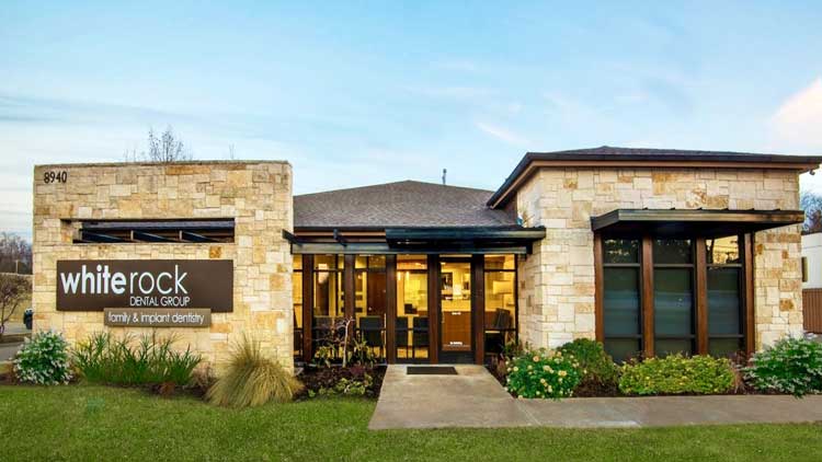 The exterior of a dental office in Dallas, TX